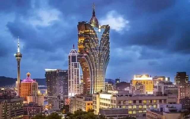 全球城市建筑风格：大阪、温哥华、南京、香港、莫斯科、珀斯、里约热内卢特色解析